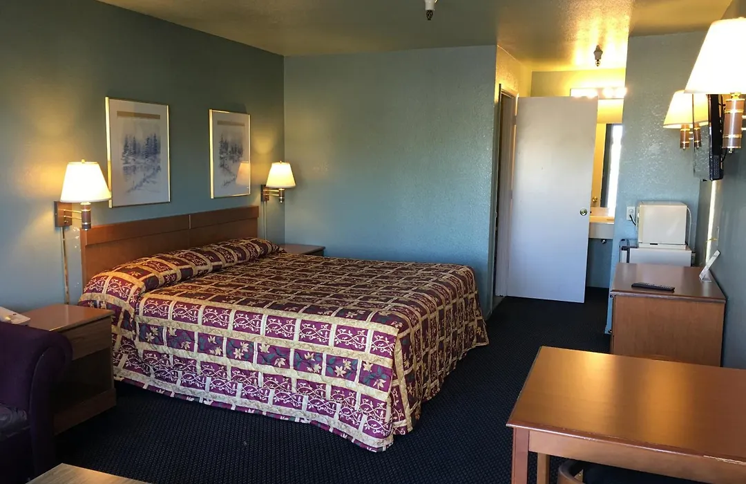 Applegate Inn-1